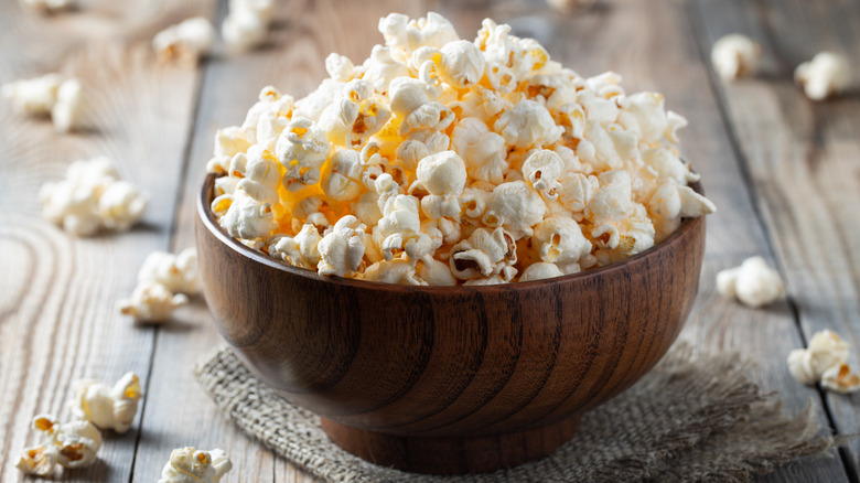 Can You Eat Popcorn While Pregnant 