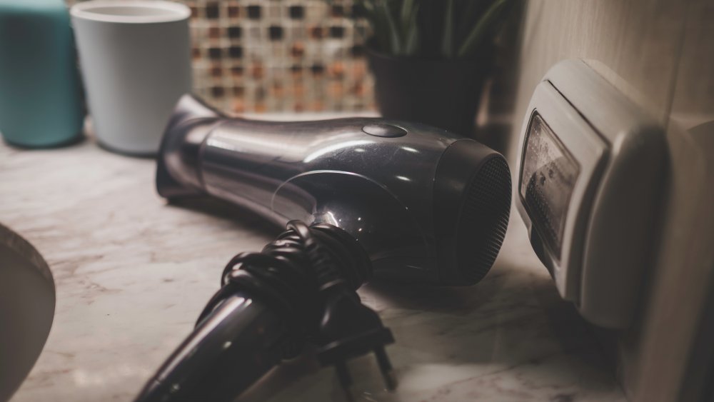 Can You Use A Hair Dryer Instead Of A Heat Gun?