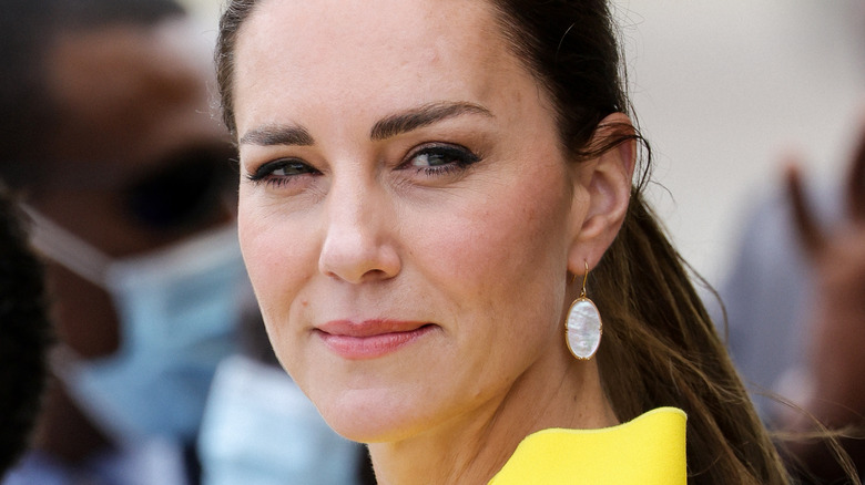 Kate Middleton wearing yellow dress