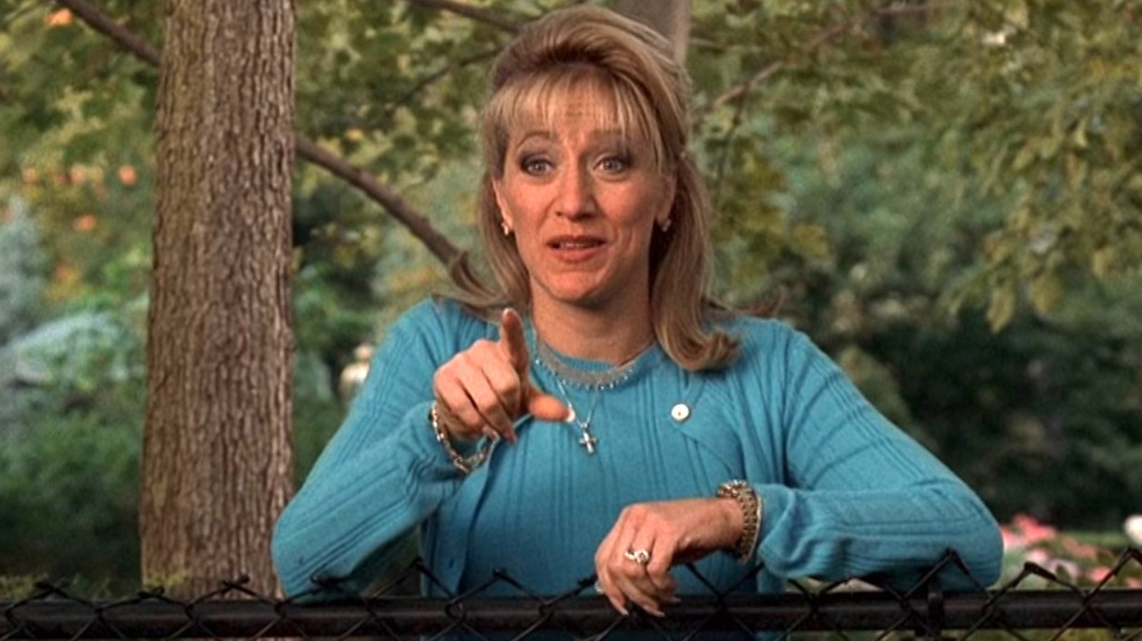<a href="https://www.thelist.com/2206859/carmela-soprano-outfits-that-made-her-y2k-tv-fashion-icon/" target="_blank">Carmela Soprano Outfits That Made Her A Y2K TV Fashion Icon</a>