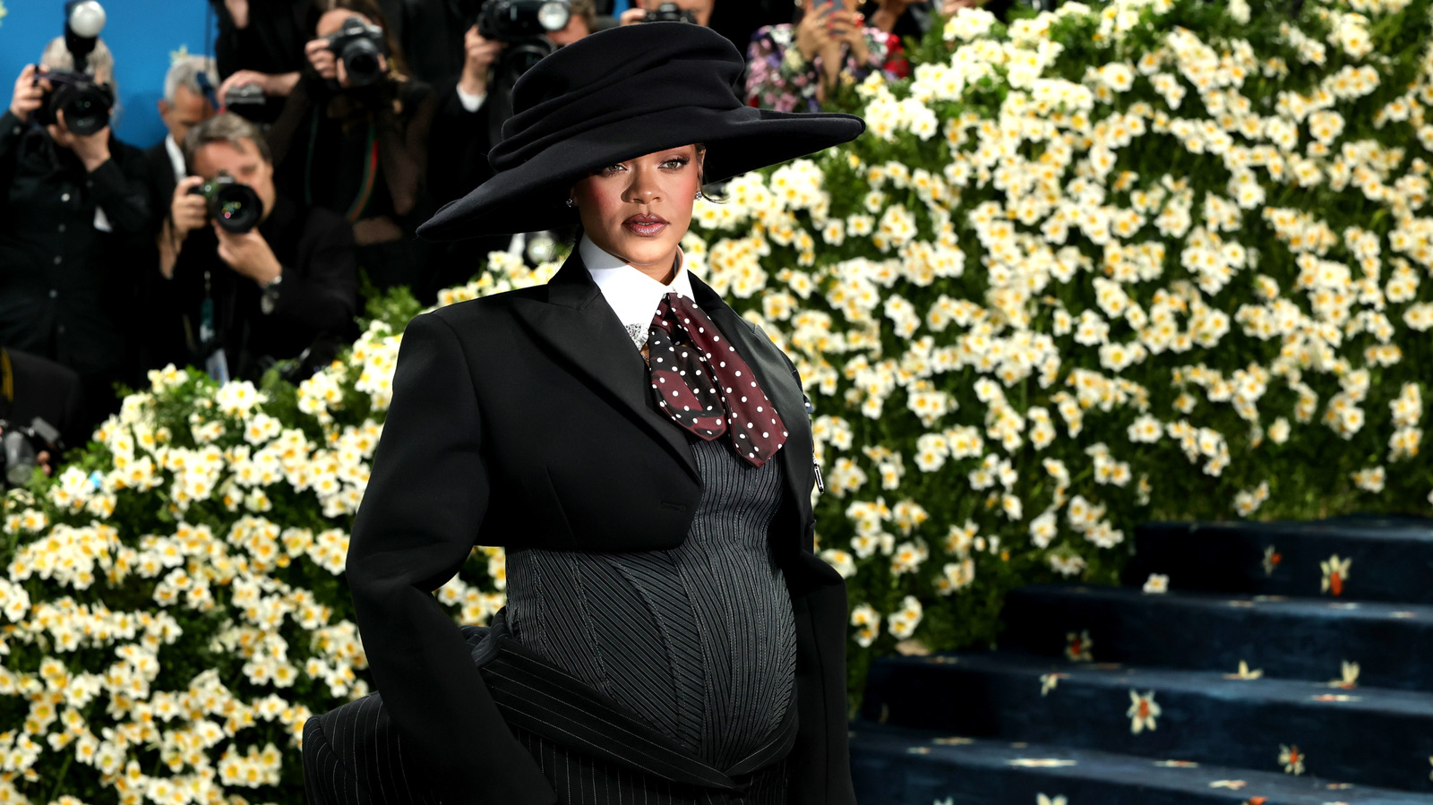 28 Celeb Looks That Proved Maternity Clothes Can Still Be Chic