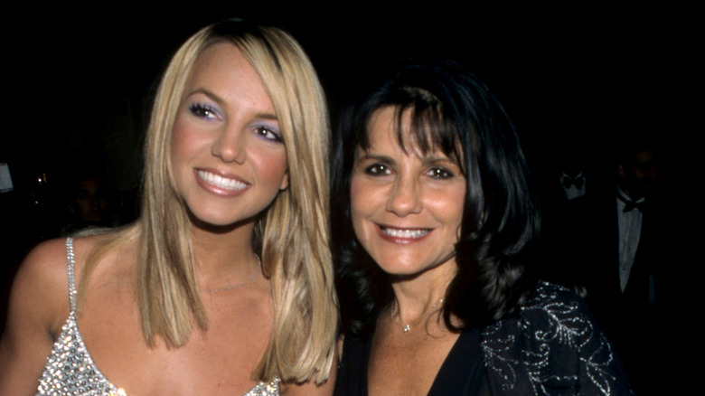 Young Britney Spears with her mother Lynne Spears