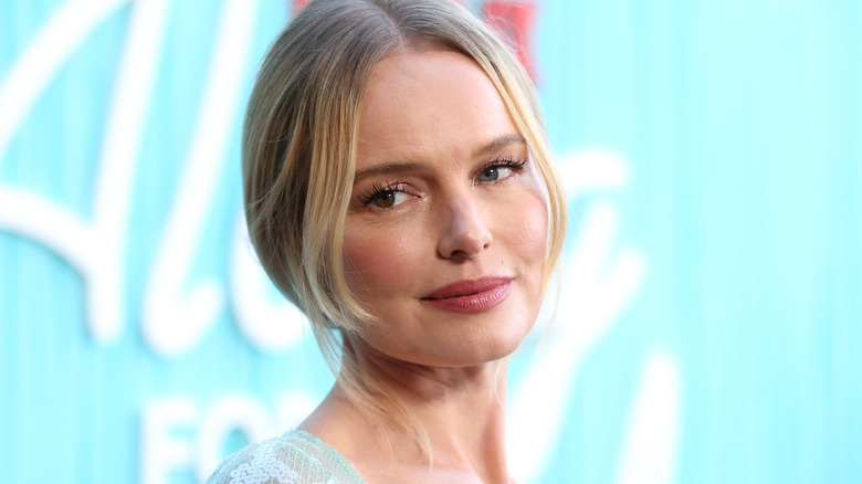 Kate Bosworth posing at event