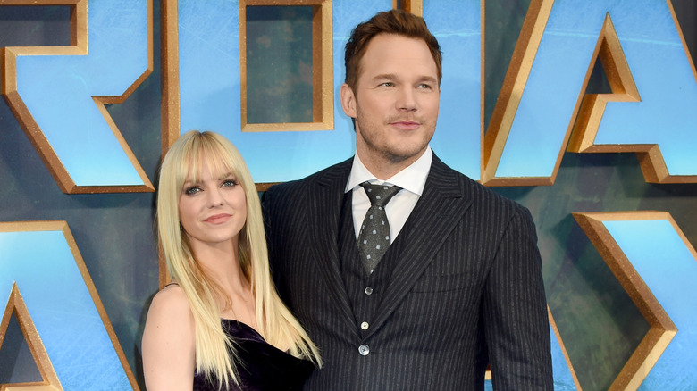 Anna Faris and Chris Pratt in matching black formals