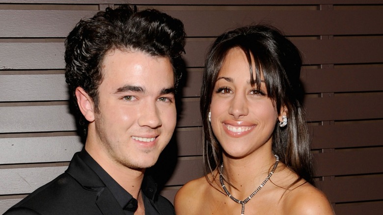 Kevin and Danielle Jonas smiling in 2010.