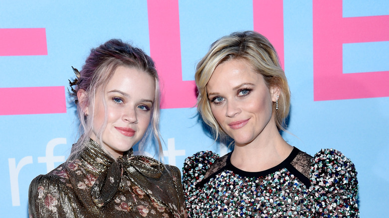 Ava Phillippe posing with Reese Witherspoon