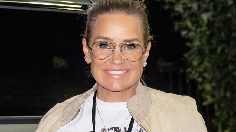 Closeup of Yolanda Hadid smiling