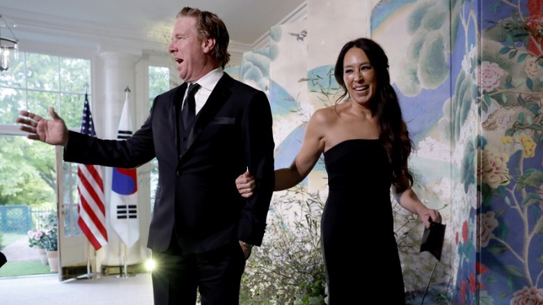 Chip Gaines and Joanna Gaines arrive for a state dinner at the White House in Washington, DC (2023)