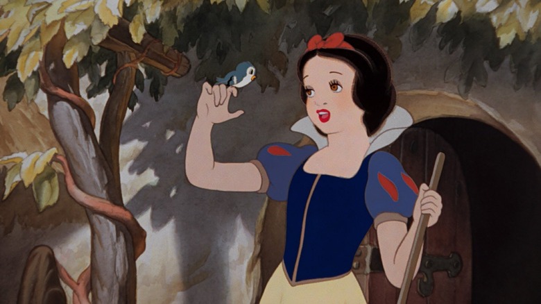 Snow White singing