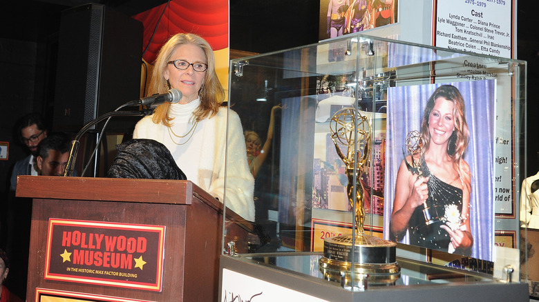 Lindsay Wagner at the 20th century superhero legends exhibit at The Hollywood Museum in November 2018 displaying her Emmy for 'The Bionic Woman'