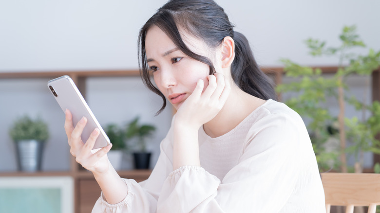 woman on social media