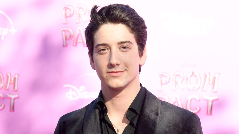 Milo Manheim posing