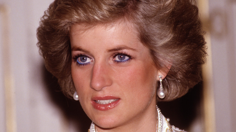 Princess Diana wears pearl earrings 