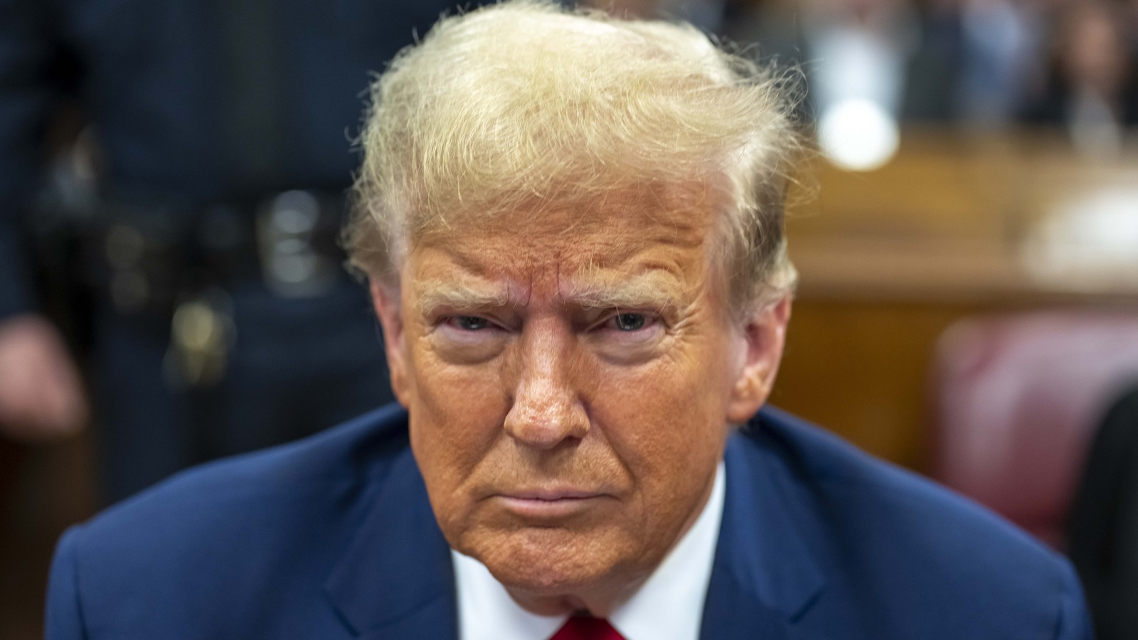 カレン・マクドゥーガルの名前に興奮したトランプ大統領の法廷アーティストの主張はメラニアにとって刺さるのは確実だ