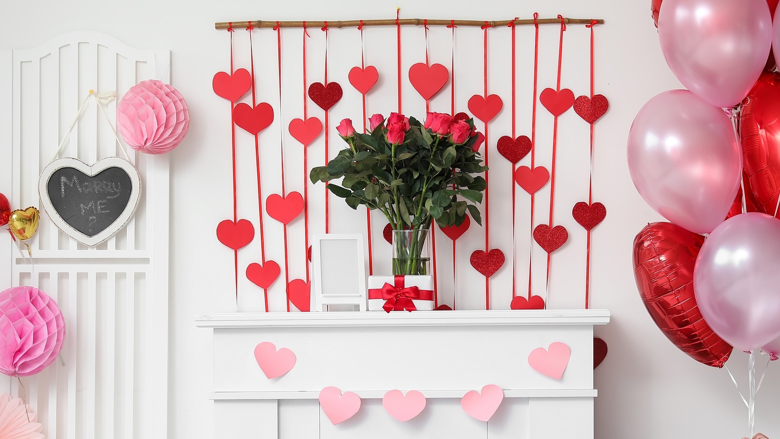 Valentines Day Decor-Red Pink Felt Heart Wood Beads Garland for Valentines  Decor