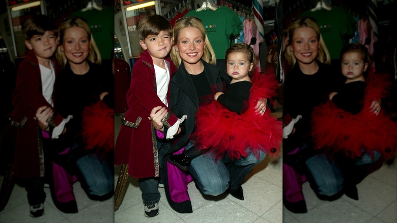 Kelly Ripa smiles with kids Michael and Lola