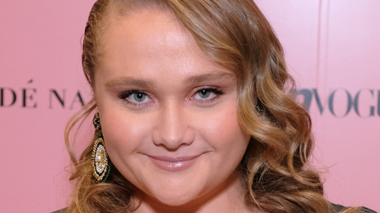 Danielle Macdonald posing