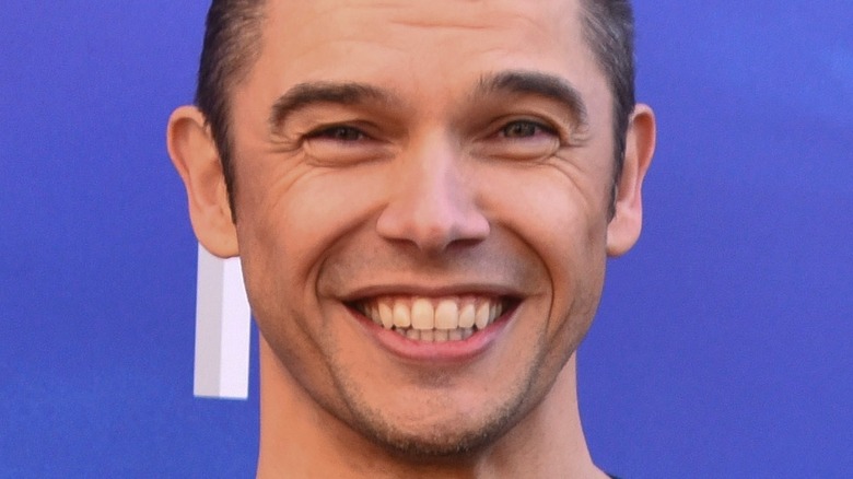 Paul Telfer smiling