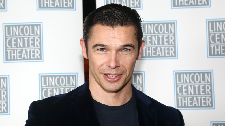 Paul Telfer on the red carpet. 