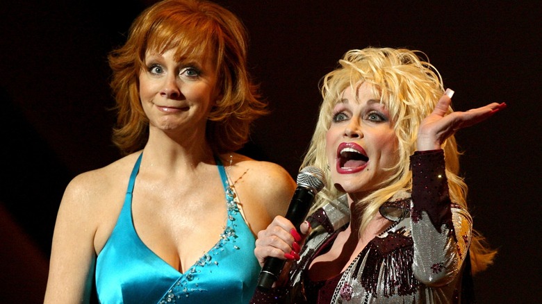 Dolly Parton and Reba McEntire performing