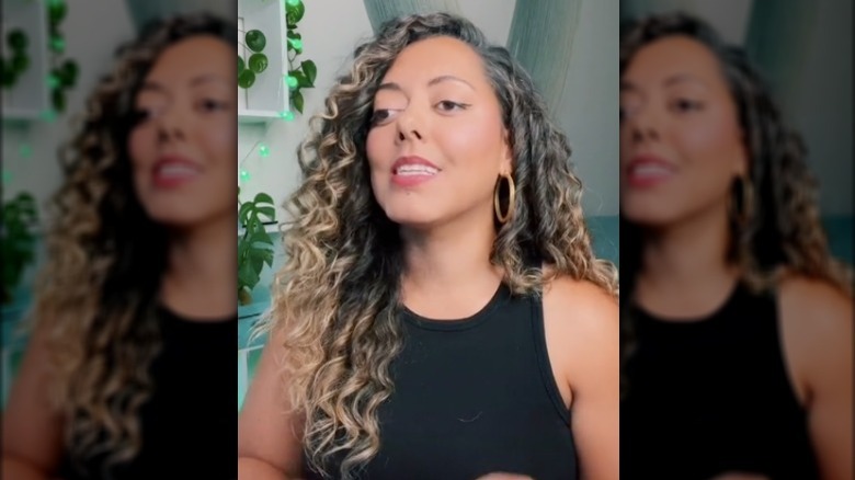 Delyanne Barros on her TikTok page