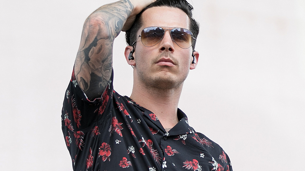 Devin Dawson performing
