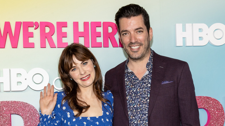 Zooey Deschanel and Jonathan Scott smiling