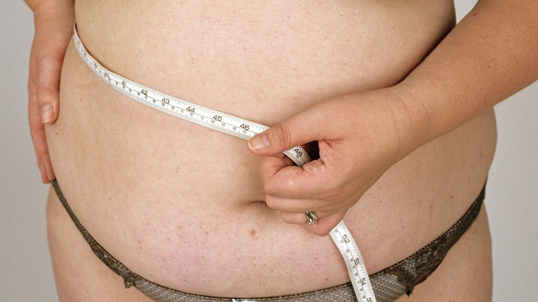 Measuring a waistline