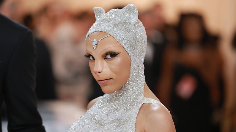 Doja Cat'S Costume Look Revives Camp At Uninspiring 2023 Met Gala