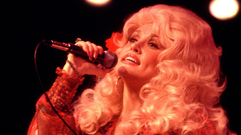 Dolly Parton at the Mill Run Theater in Niles, Illinois, August 29, 1977.