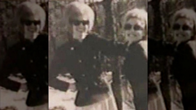 B/W photo of Dolly Parton and Judy Ogle