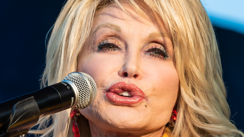 Dolly Parton singing