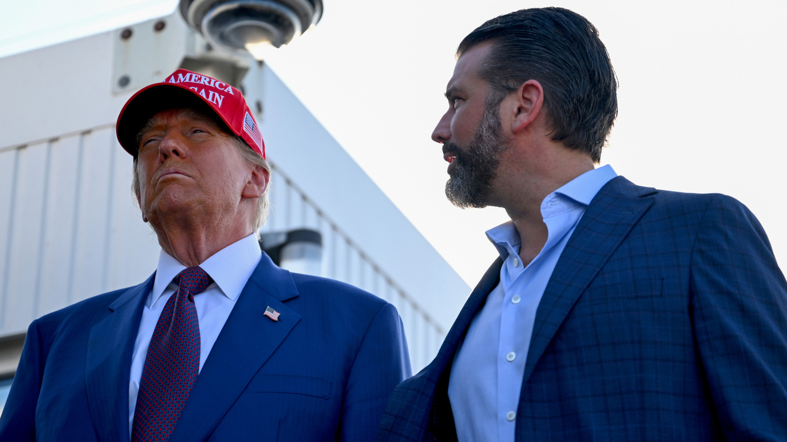 <a href="https://www.thelist.com/1740654/don-jr-fails-to-earn-trump-approval-with-new-girlfriend/" target="_blank">Don Jr.’s Attempt To Win Trump’s Approval Of New Girlfriend Is Reportedly Off To Bad Start</a>