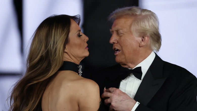 Melania Trump pulling away from Donald Trump on the dancefloor