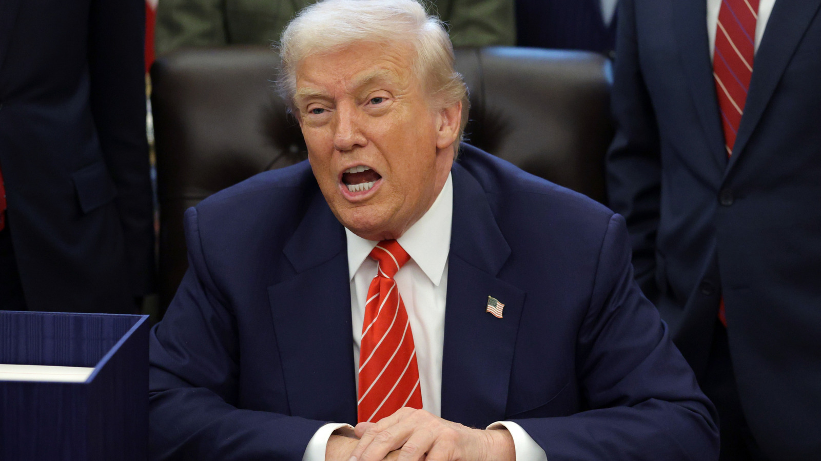 <a href="https://www.thelist.com/2093120/donald-trump-escalates-feud-kaitlan-collins-gross-8-word-attack/" target="_blank">Donald Trump Escalates His Feud With Kaitlan Collins With Gross 8-Word Attack</a>
