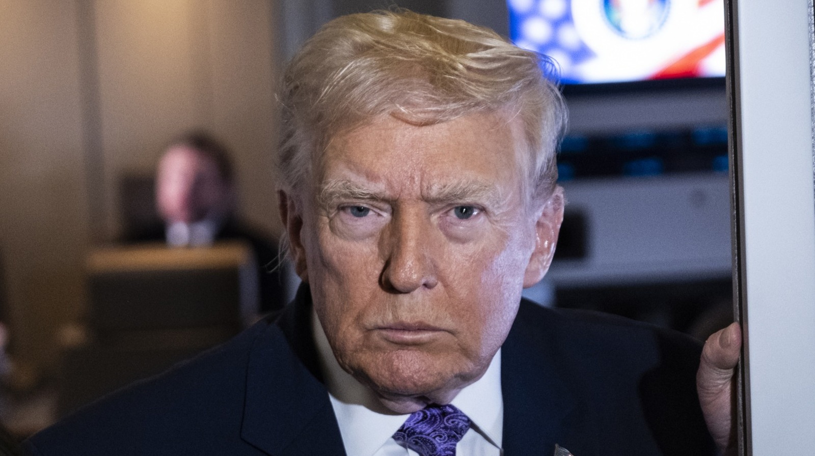 <a href="https://www.thelist.com/2042978/donald-trump-zany-professor-orange-makeup-extreme/" target="_blank">Donald Trump Gives Zany Professor And Tanning Bed Victim All At Once In New Video</a>