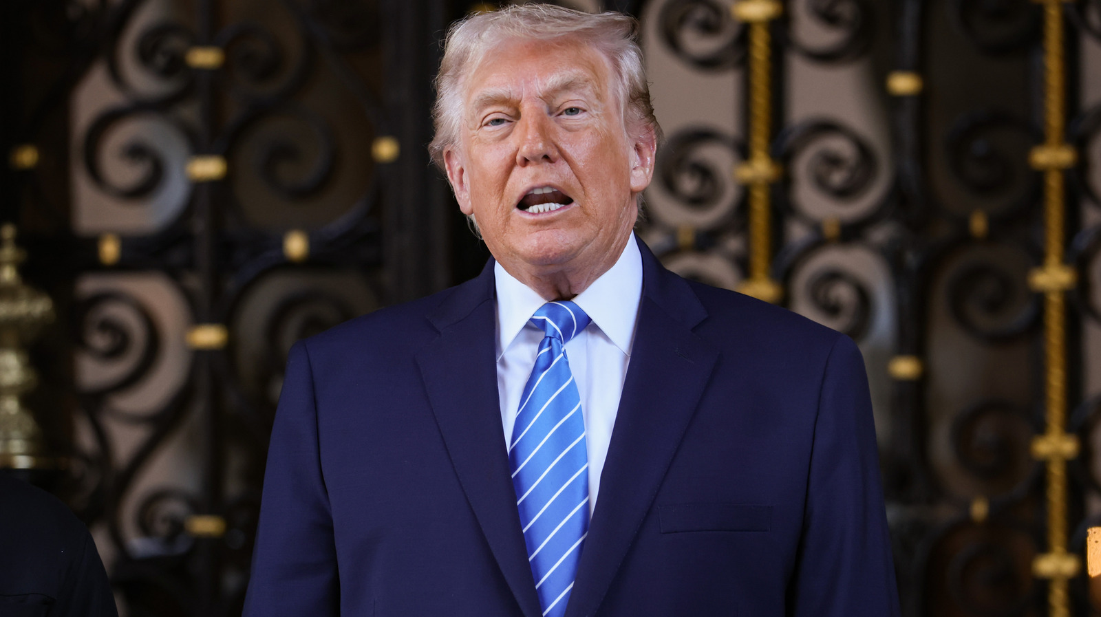 <a href="https://www.thelist.com/2066510/donald-trump-2026-ballroom-shopping-trip-ego-display/" target="_blank">Donald Trump’s Flashy Purchase Forecasts His Ego Isn’t Getting Smaller In 2026</a>
