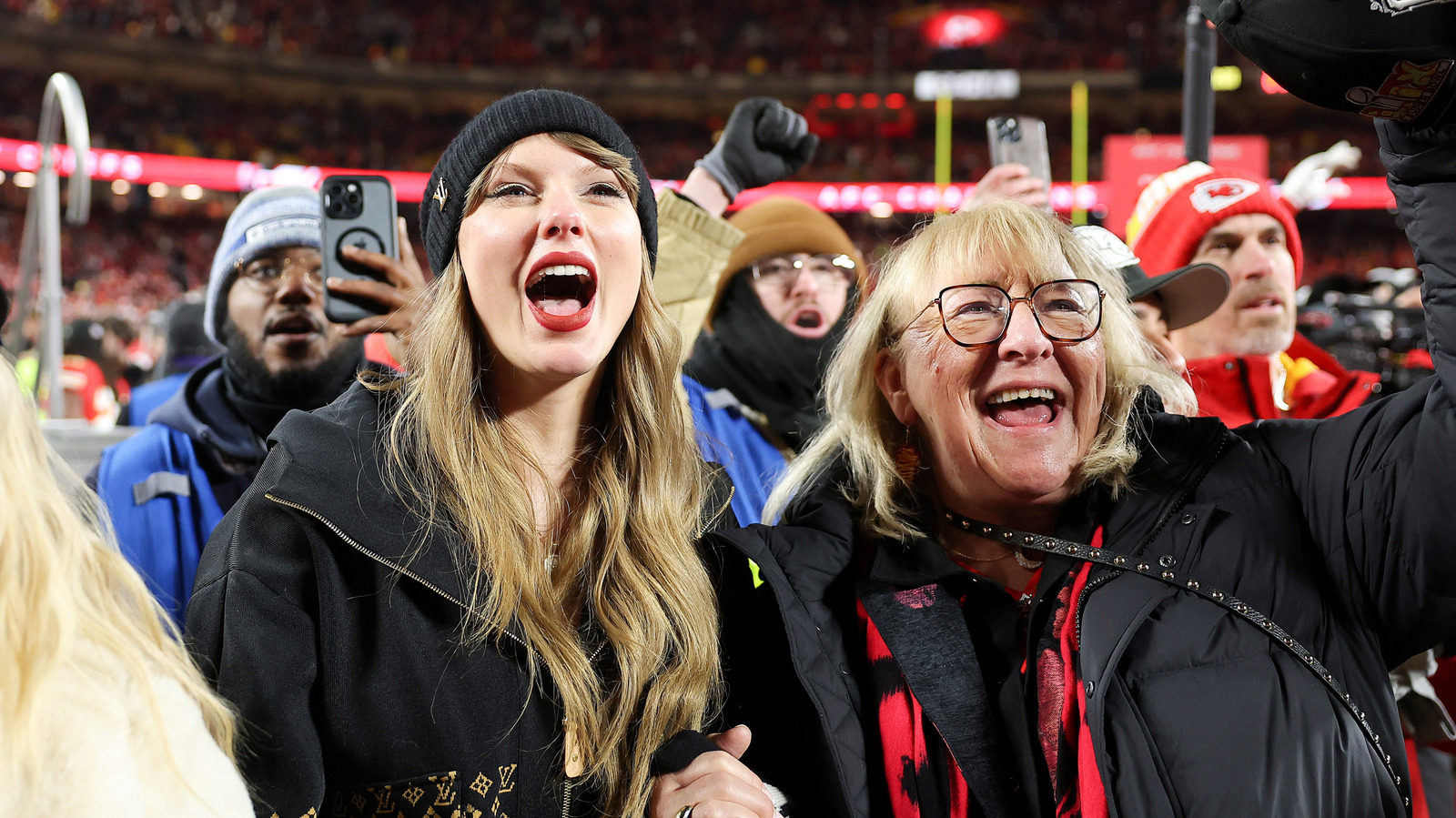 <a href="https://www.thelist.com/2208531/donna-kelce-lifts-lid-taylor-swift-travis-wedding-short-sweet-shoutout/" target="_blank">Donna Kelce Lifts The Lid On Taylor & Travis’ Wedding With Short And Sweet Shoutout</a>