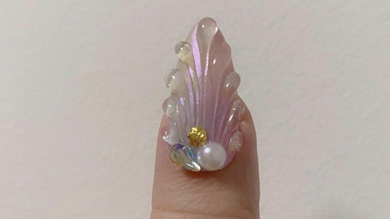 Seashell nail trend