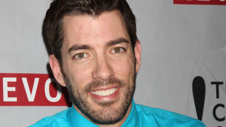 Drew Scott smiling