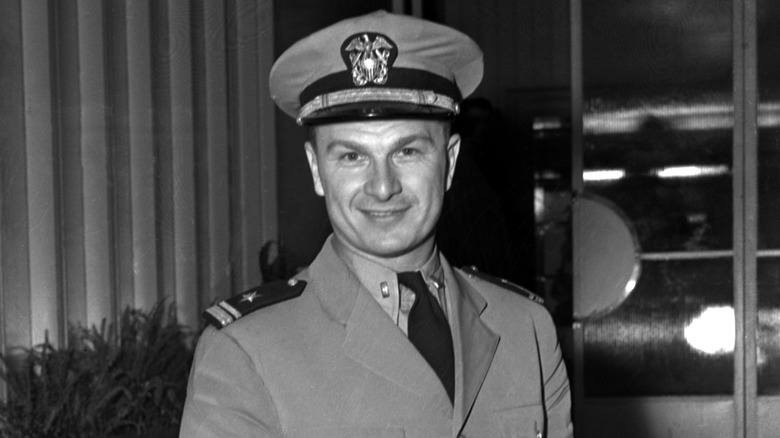 Eddie Albert in a military uniform