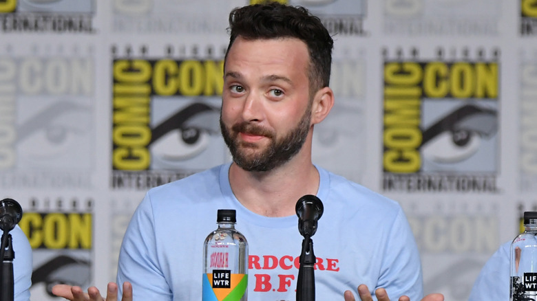 Eddie Kaye Thomas smiling at Comic Con 2018