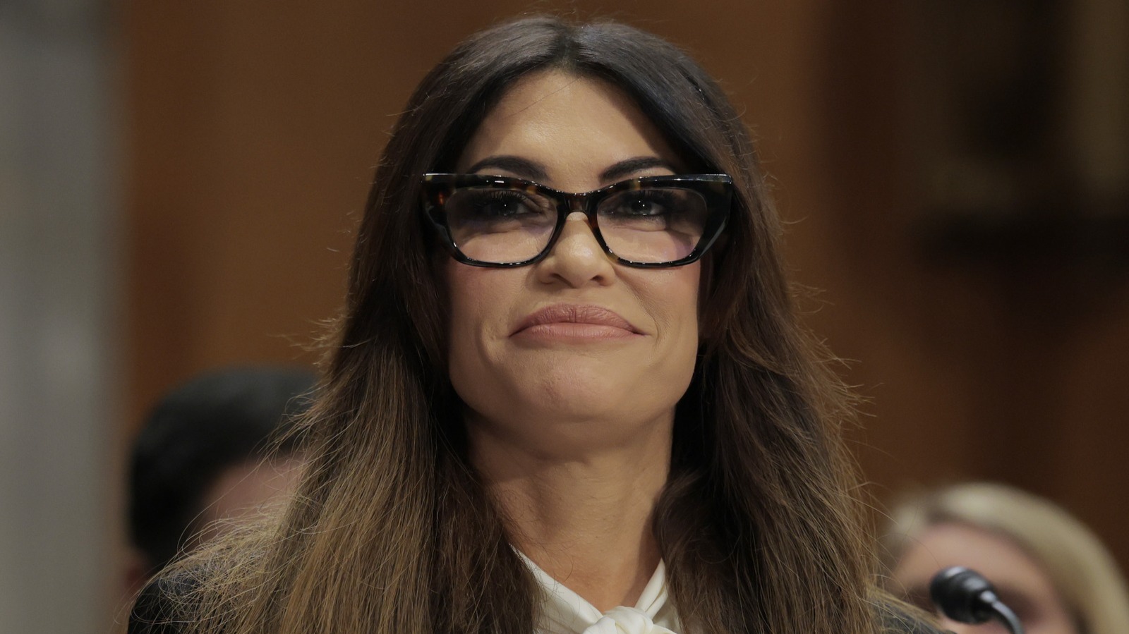 <a href="https://www.thelist.com/1960242/kimberly-guilfoyle-hair-extensions-faker-than-plastic-surgery-face/" target="_blank">8 Times Kimberly Guilfoyle’s Hair Extensions Looked Faker Than Her Face</a>
