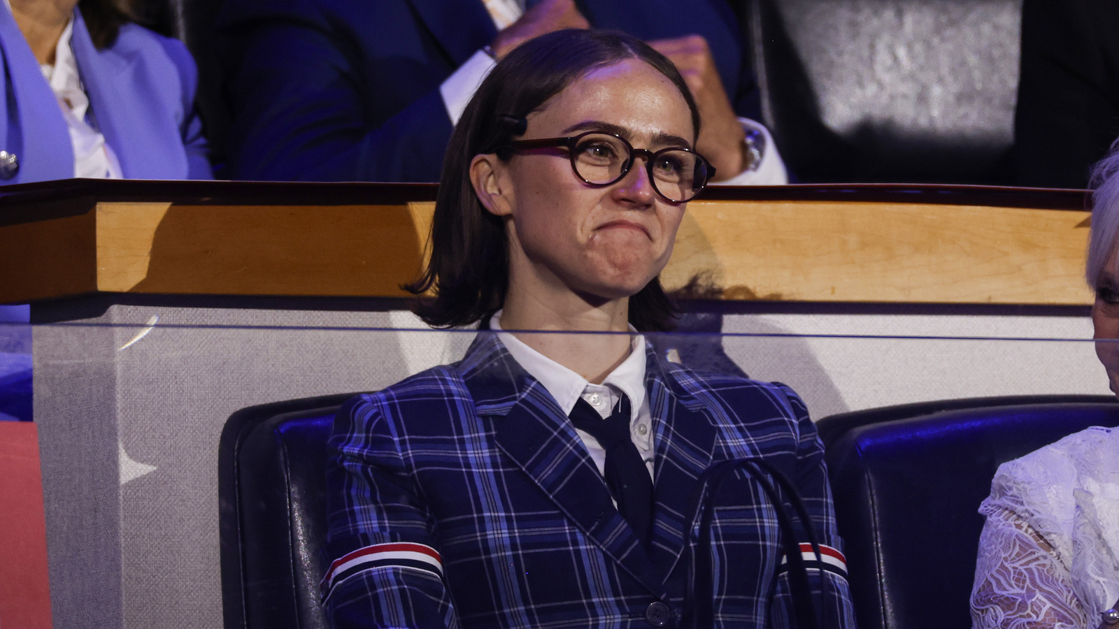 Why Everyone Is Talking About Ella Emhoff And Her Amazing Style - u0t35nk