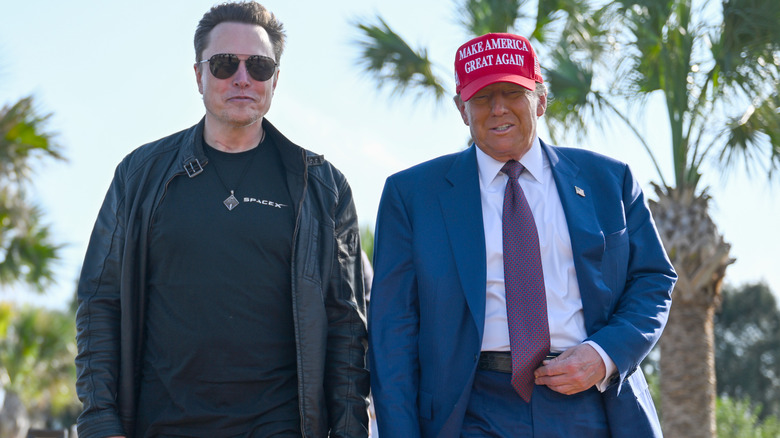 Eon Musk and Donald Trump walking together