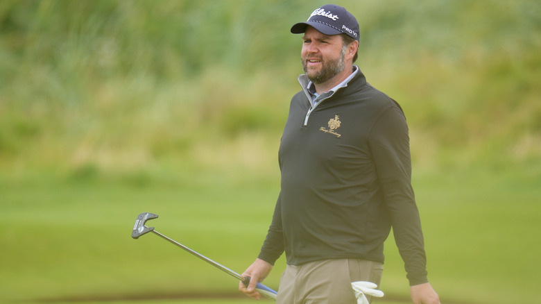 JD Vance looking completely out of his depth while playing on the Turnberry golf course