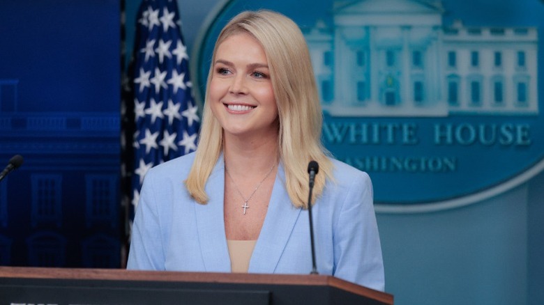 Karoline Leavitt speaks with reporters inside the White House (2025)