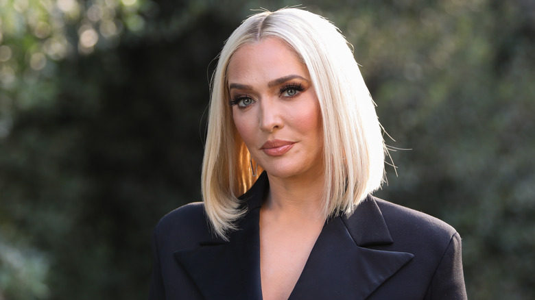 Erika Girardi outside