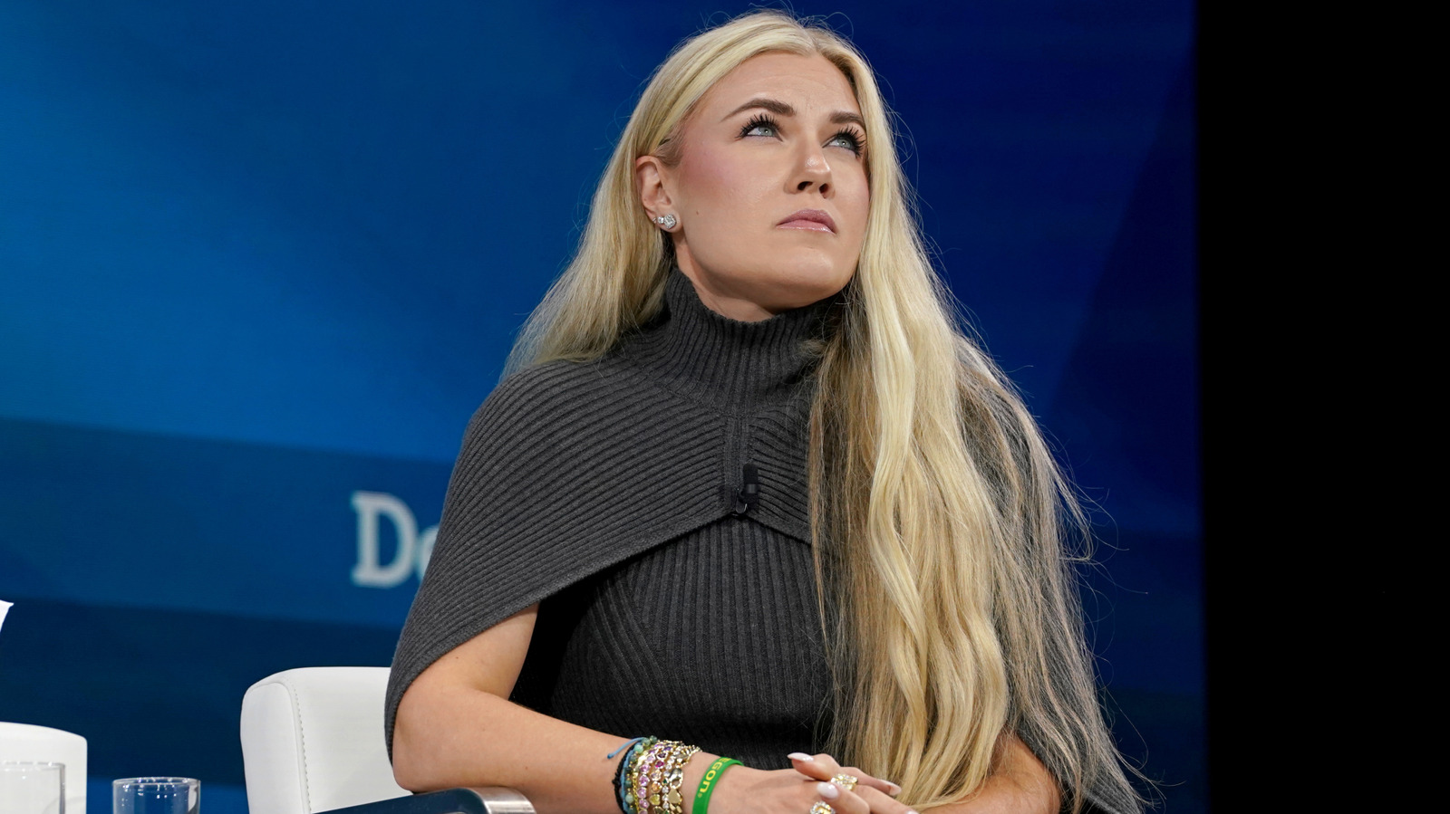 <a href="https://www.thelist.com/2043353/erika-kirk-hair-extensions-cost-cosmetologist-expert/" target="_blank">Erika Kirk’s Hair Extensions Seemingly Cost A Pretty Penny, Says Cosmetologist</a>