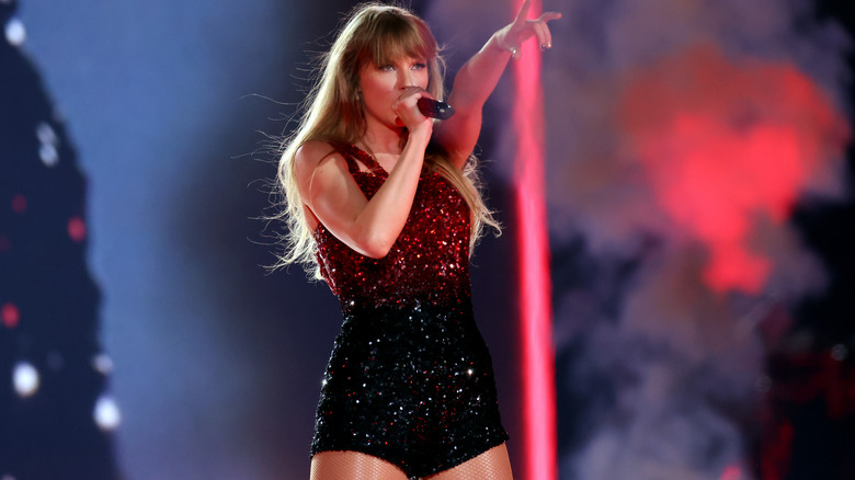Red (Red (Taylor's Version) Era) - wide 5